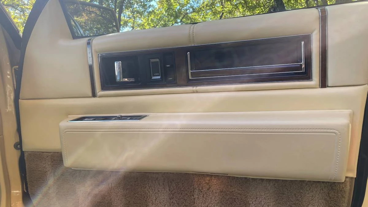 1989 Cadillac DeVille 6th Gen - Image 9 of 19