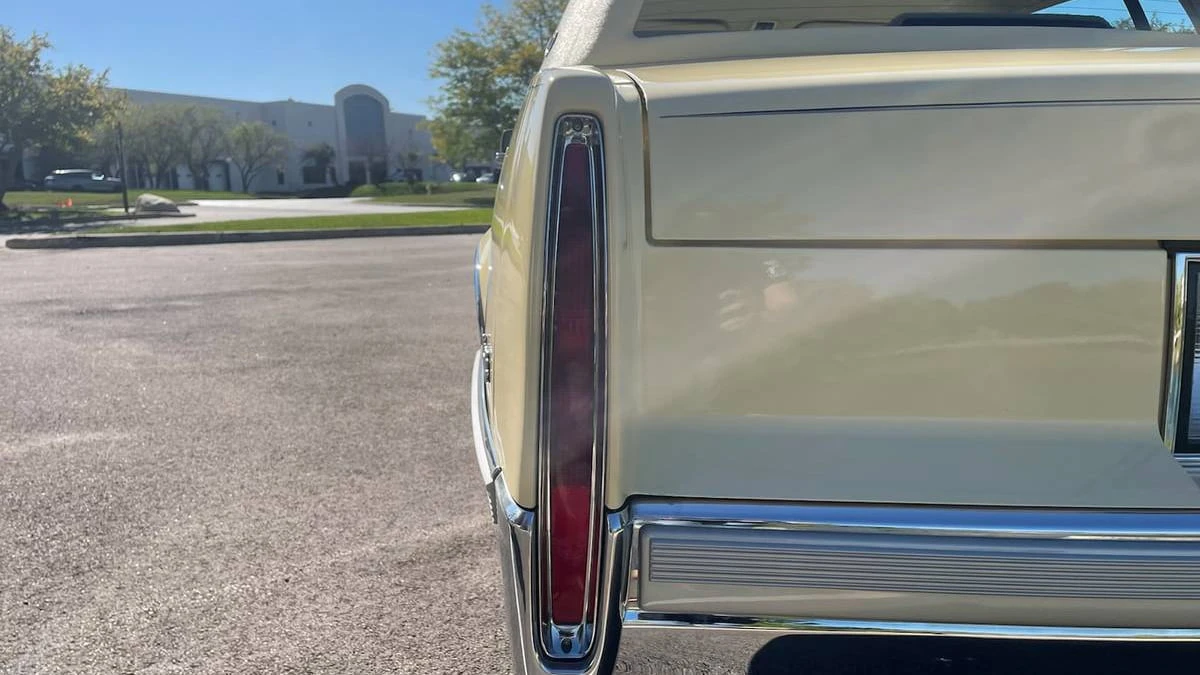 1989 Cadillac DeVille 6th Gen - Image 12 of 19