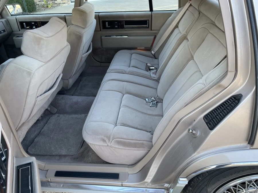 1989 Cadillac DeVille 6th Gen - Image 22 of 30