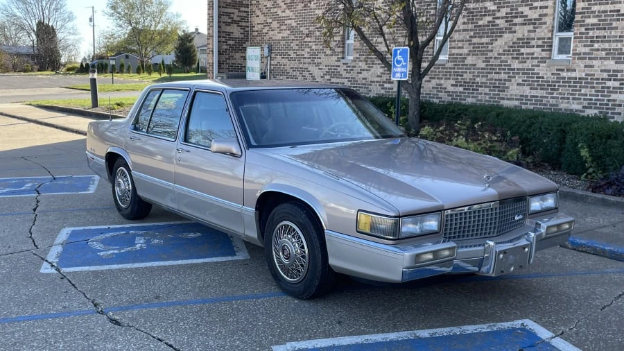 1989 Cadillac DeVille 6th Gen - Image 10 of 30