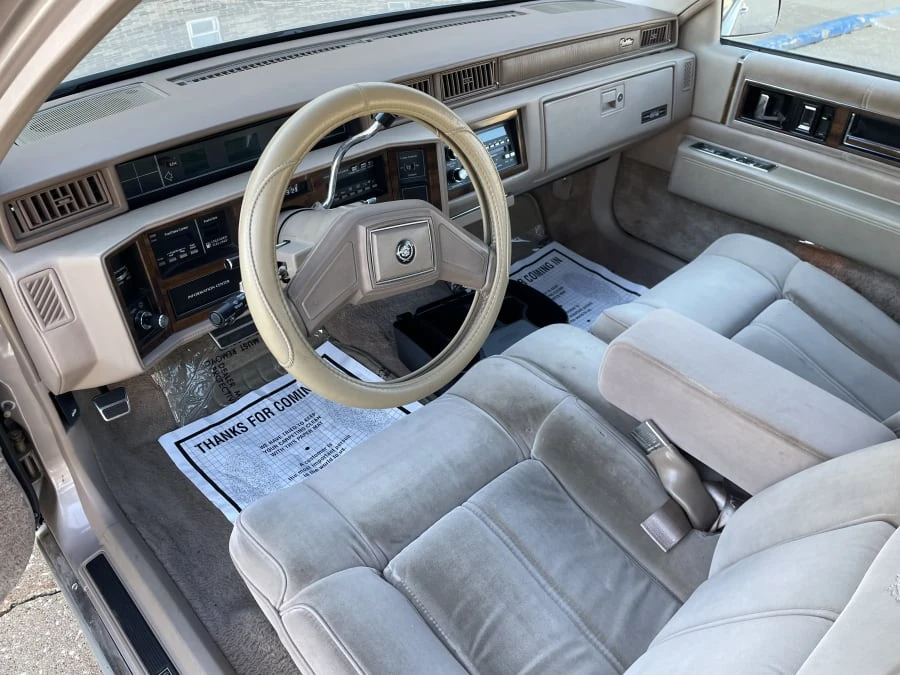 1989 Cadillac DeVille 6th Gen - Image 26 of 30