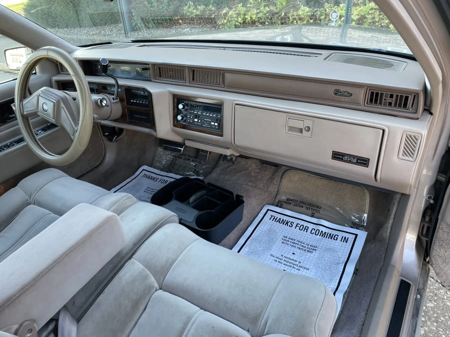 1989 Cadillac DeVille 6th Gen - Image 19 of 30