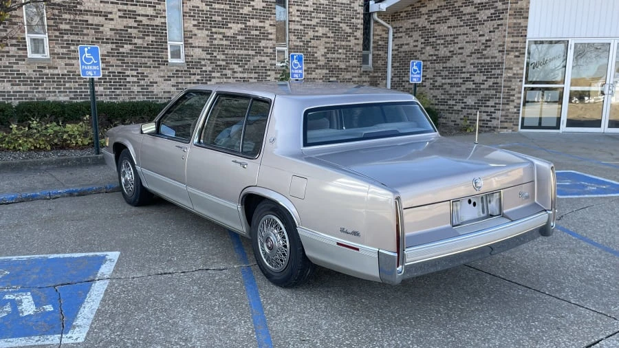 1989 Cadillac DeVille 6th Gen - Image 13 of 30