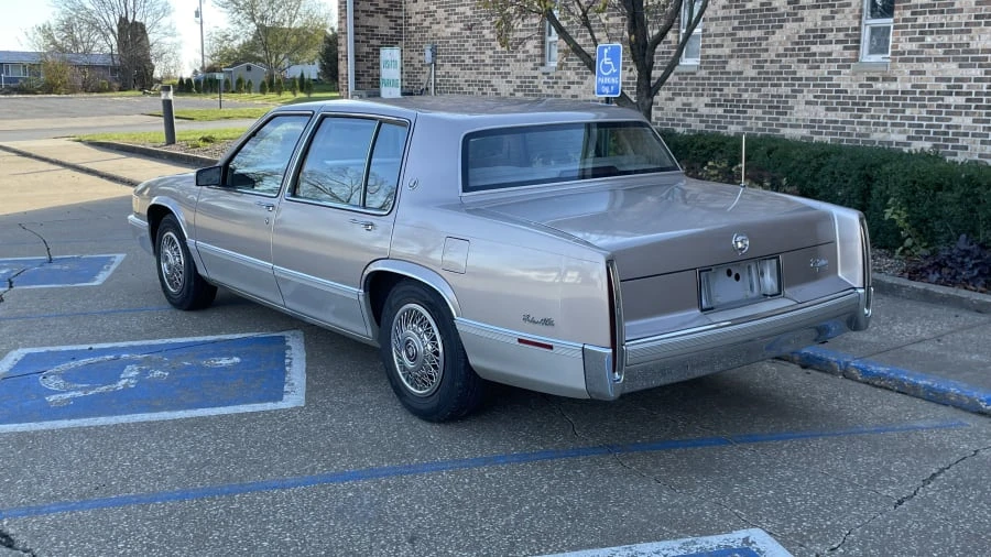 1989 Cadillac DeVille 6th Gen - Image 7 of 30