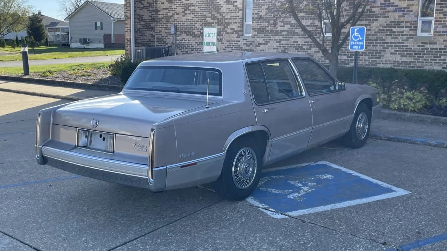 1989 Cadillac DeVille 6th Gen - Image 11 of 30