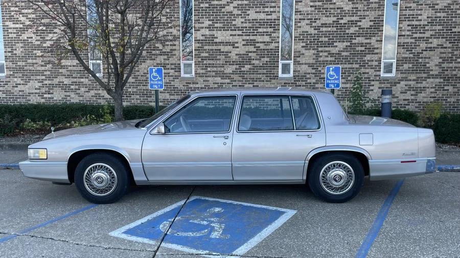 1989 Cadillac DeVille 6th Gen - Image 2 of 30