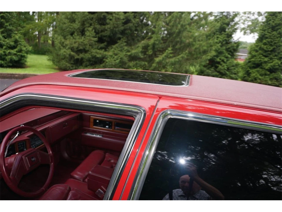 1989 Cadillac Fleetwood - Image 10 of 31