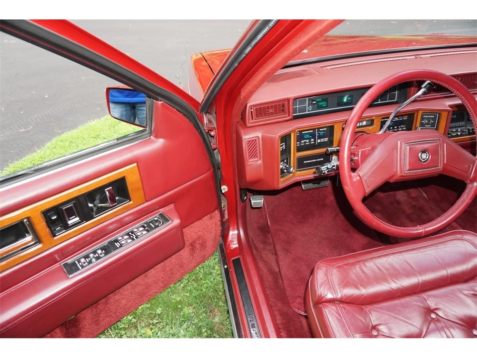 1989 Cadillac Fleetwood - Image 17 of 31