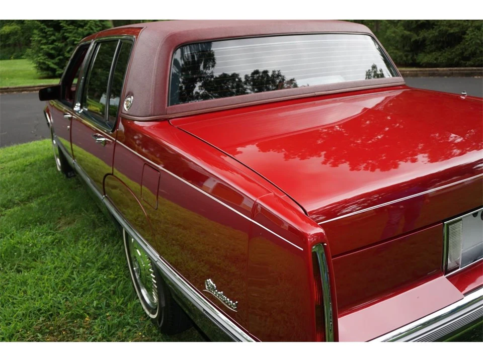 1989 Cadillac Fleetwood - Image 9 of 31