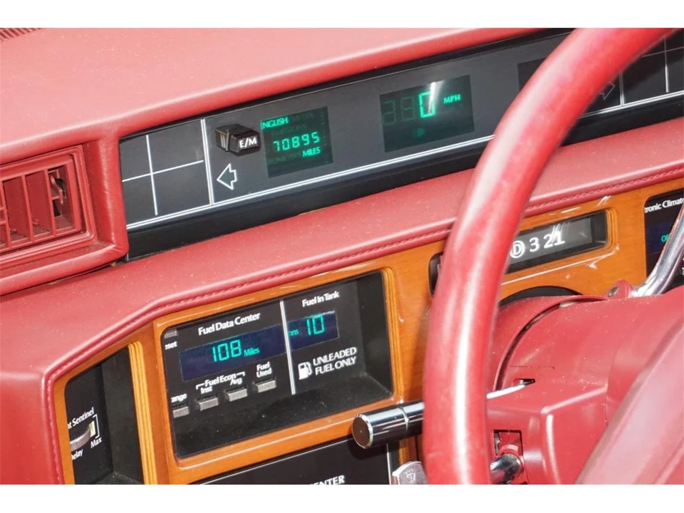 1989 Cadillac Fleetwood - Image 16 of 31