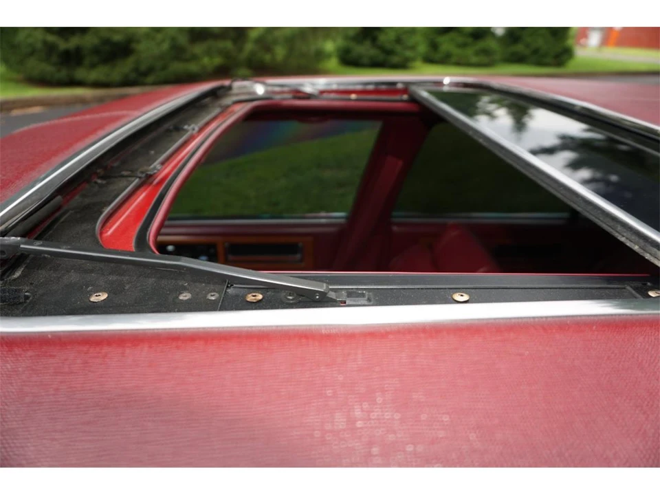 1989 Cadillac Fleetwood - Image 13 of 31