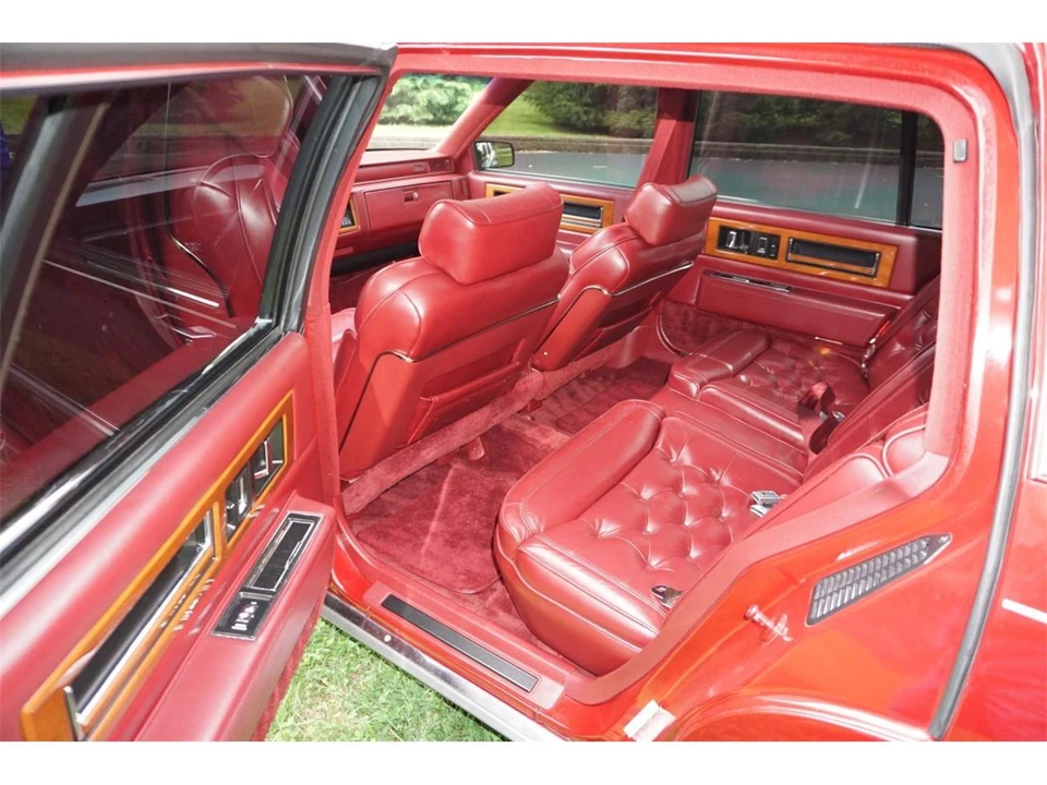 1989 Cadillac Fleetwood - Image 18 of 31