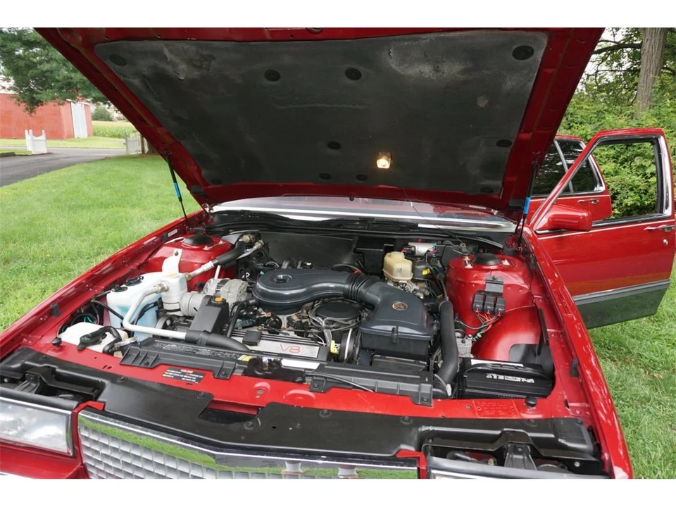 1989 Cadillac Fleetwood - Image 23 of 31