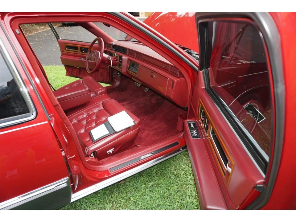 1989 Cadillac Fleetwood - Image 26 of 31