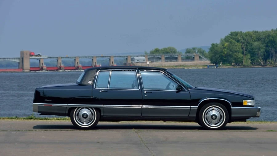 1989 Cadillac Fleetwood - Image 2 of 12