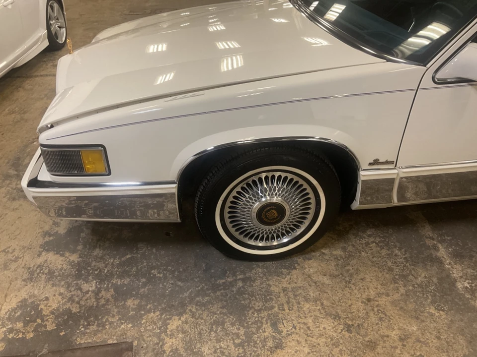 1989 Cadillac Fleetwood - Image 19 of 31