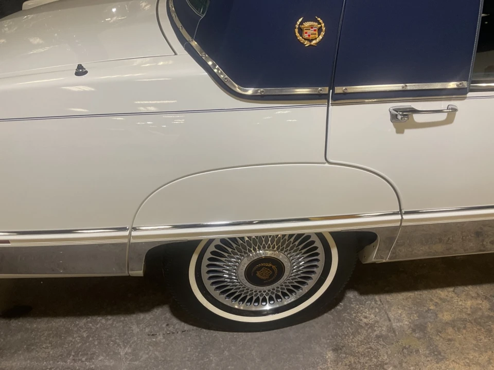1989 Cadillac Fleetwood - Image 3 of 31