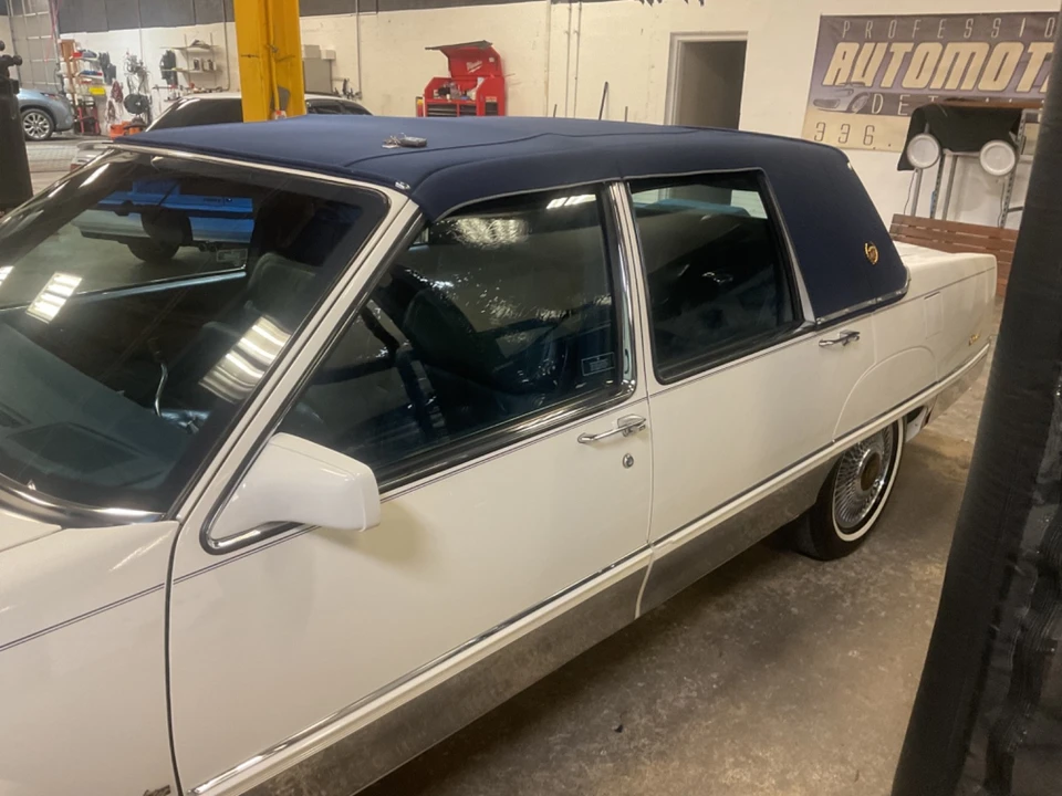 1989 Cadillac Fleetwood - Image 20 of 31