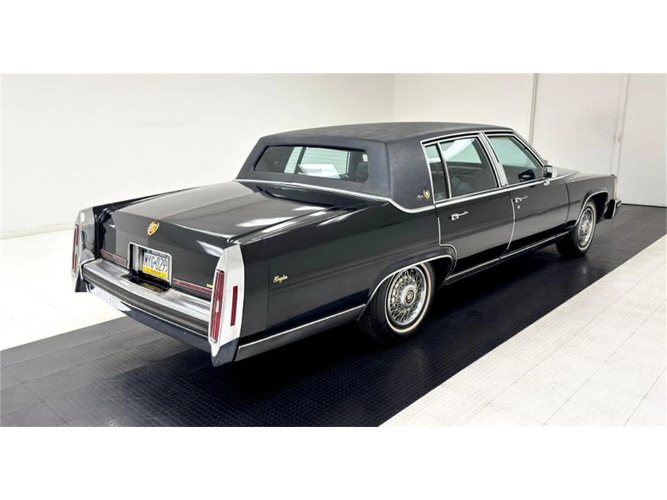 1989 Cadillac Fleetwood - Image 5 of 31