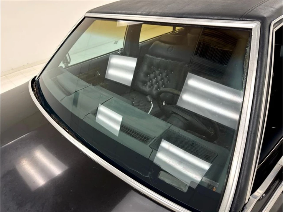 1989 Cadillac Fleetwood - Image 13 of 31