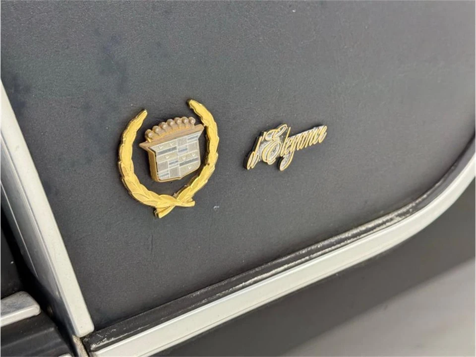 1989 Cadillac Fleetwood - Image 17 of 31