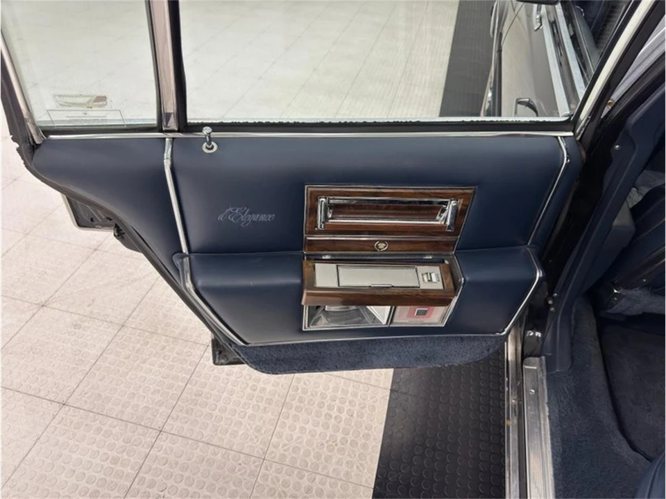 1989 Cadillac Fleetwood - Image 30 of 31