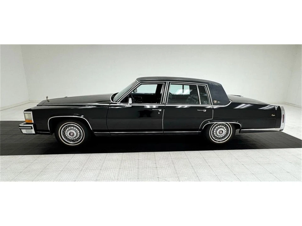 1989 Cadillac Fleetwood - Image 2 of 31