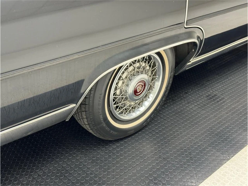 1989 Cadillac Fleetwood - Image 23 of 31