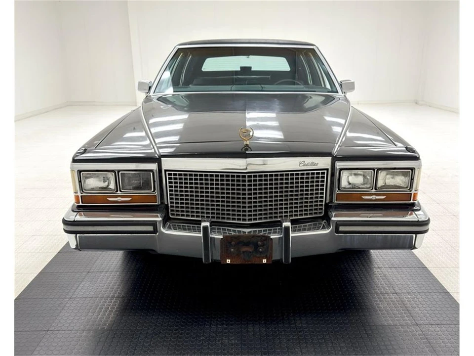 1989 Cadillac Fleetwood - Image 8 of 31