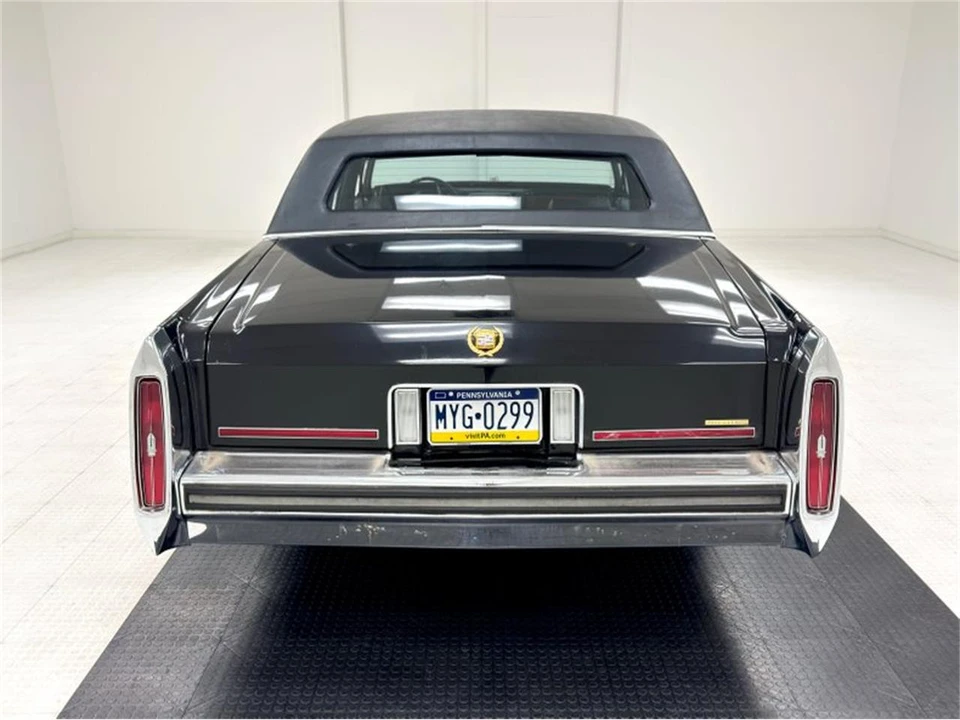 1989 Cadillac Fleetwood - Image 4 of 31