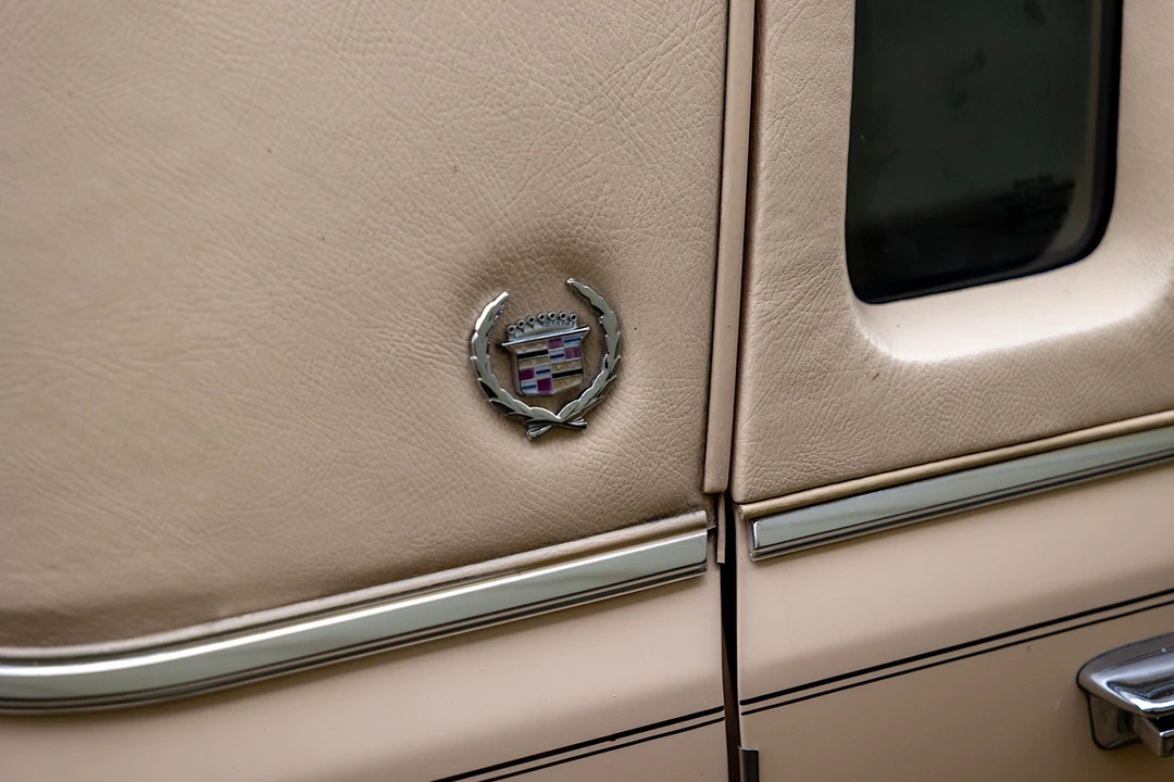 1989 Cadillac Fleetwood - Image 16 of 31