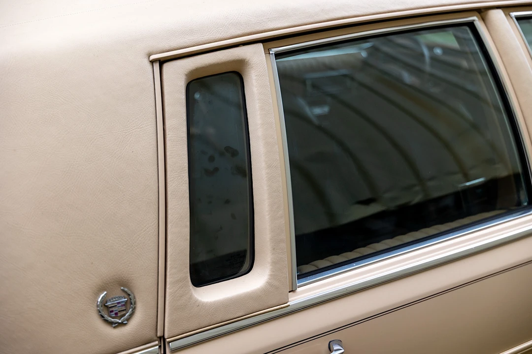 1989 Cadillac Fleetwood - Image 20 of 31