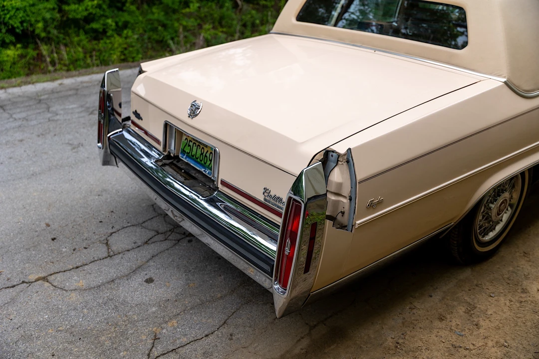 1989 Cadillac Fleetwood - Image 23 of 31