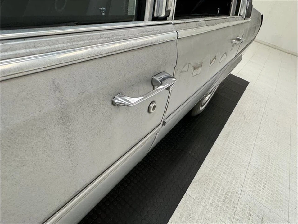1989 Cadillac Fleetwood - Image 16 of 31