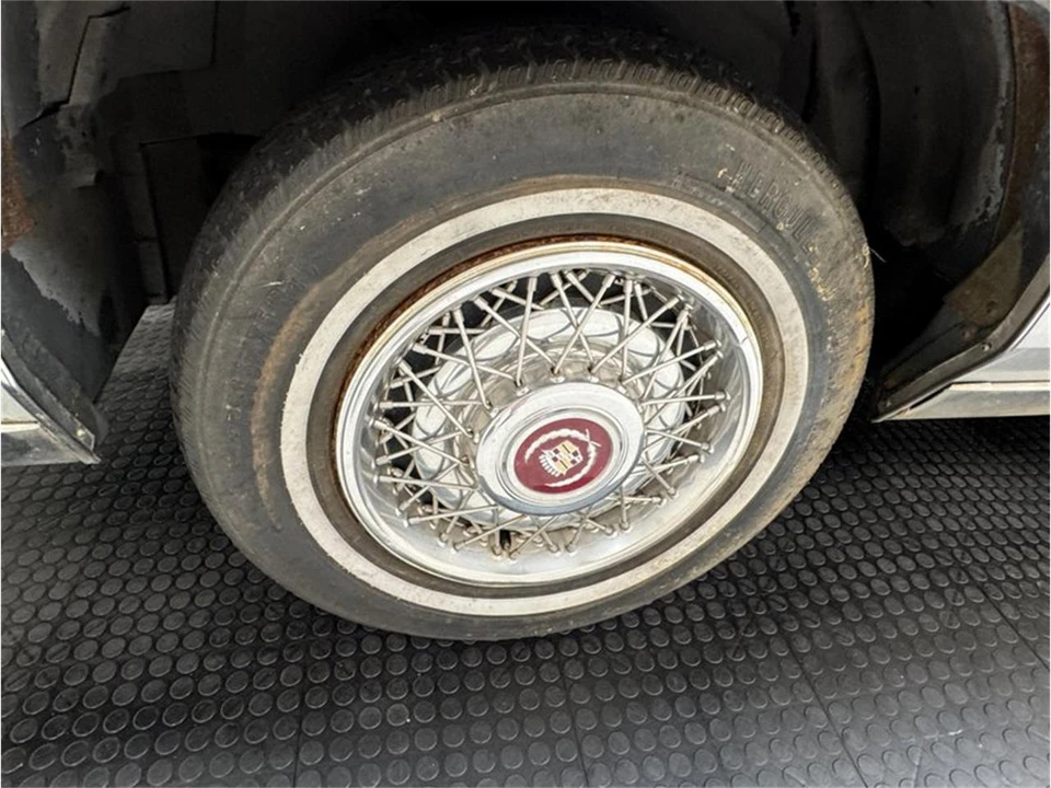 1989 Cadillac Fleetwood - Image 12 of 31