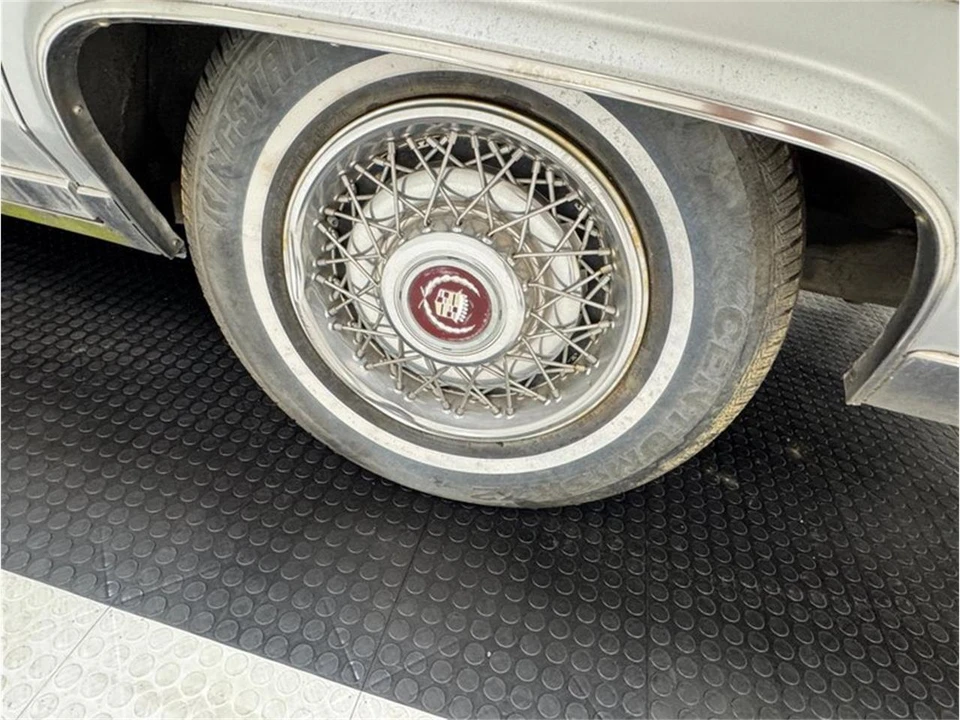 1989 Cadillac Fleetwood - Image 18 of 31