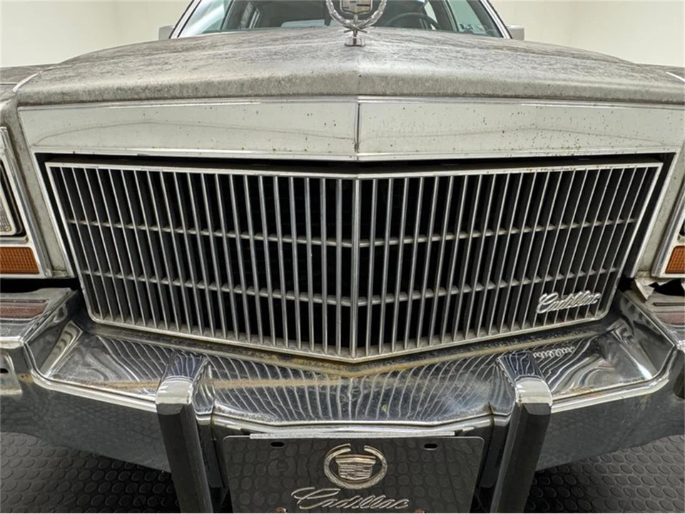 1989 Cadillac Fleetwood - Image 9 of 31