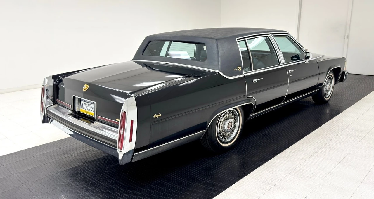 1989 Cadillac Fleetwood - Image 5 of 12