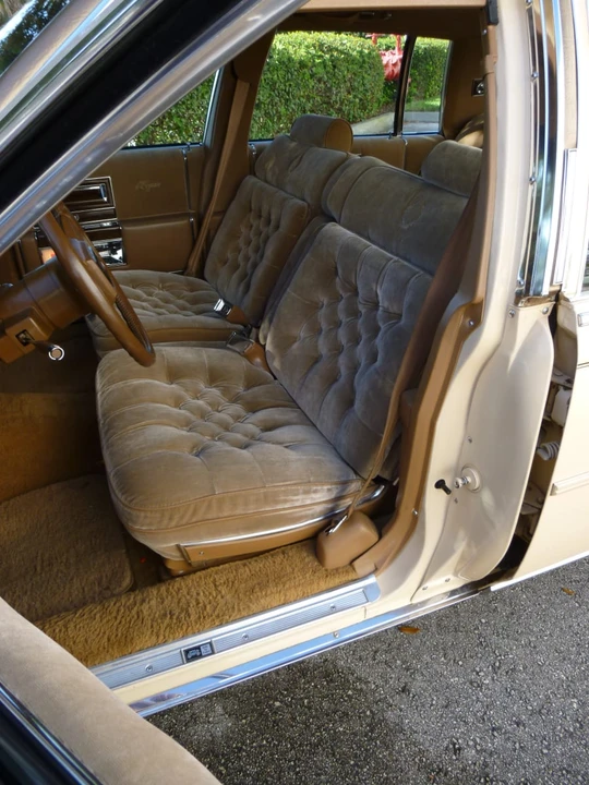 1989 Cadillac Brougham - Image 5 of 8