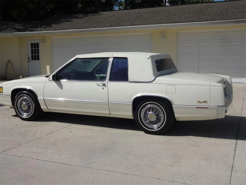 1989 Cadillac DeVille 6th Gen - Image 10 of 31