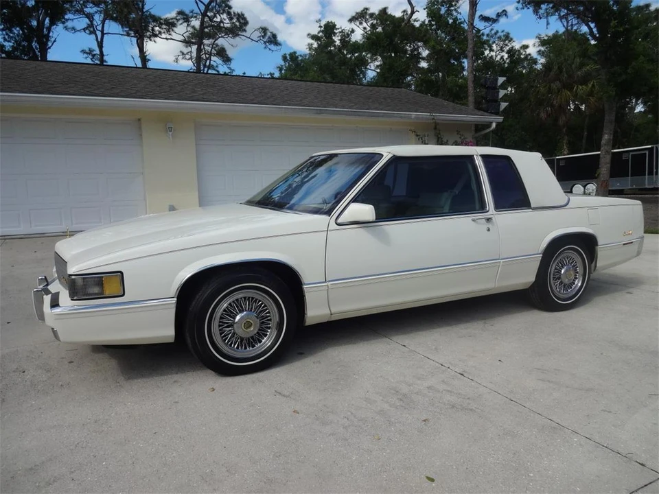 1989 Cadillac DeVille 6th Gen - Image 3 of 31