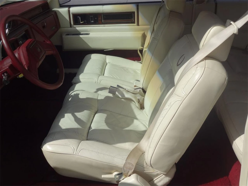 1989 Cadillac DeVille 6th Gen - Image 24 of 31