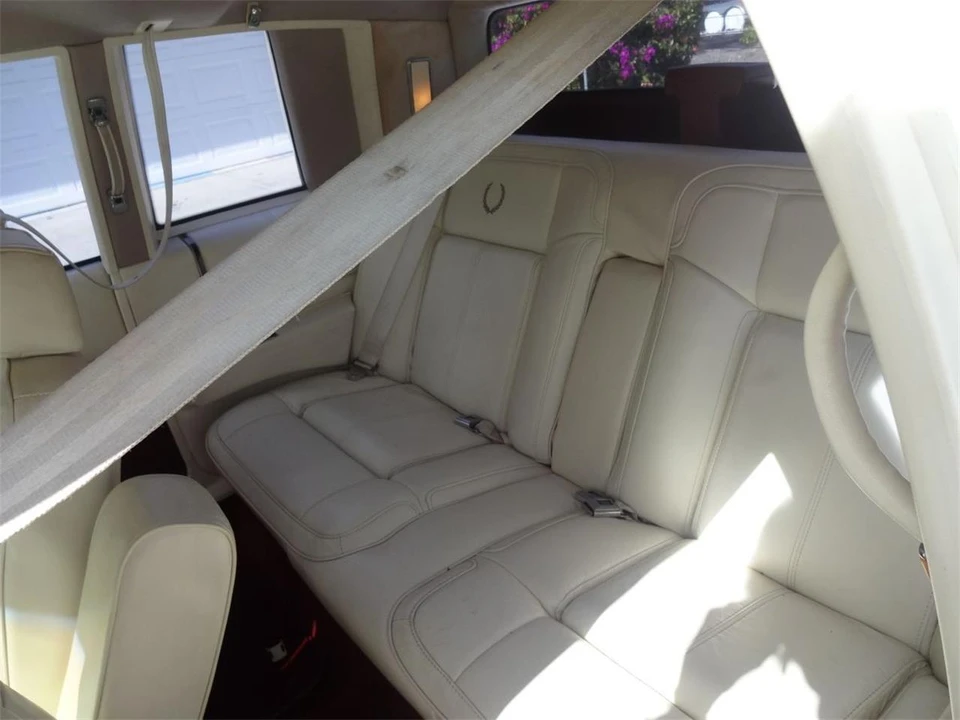 1989 Cadillac DeVille 6th Gen - Image 27 of 31