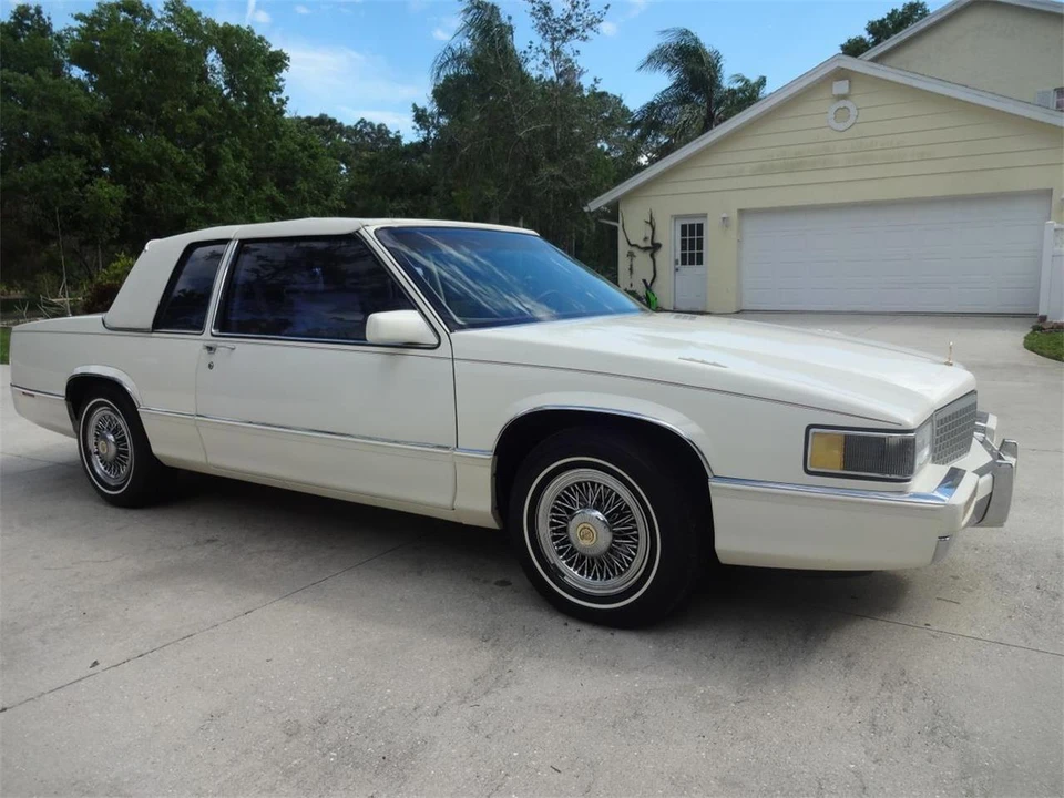 1989 Cadillac DeVille 6th Gen - Image 4 of 31
