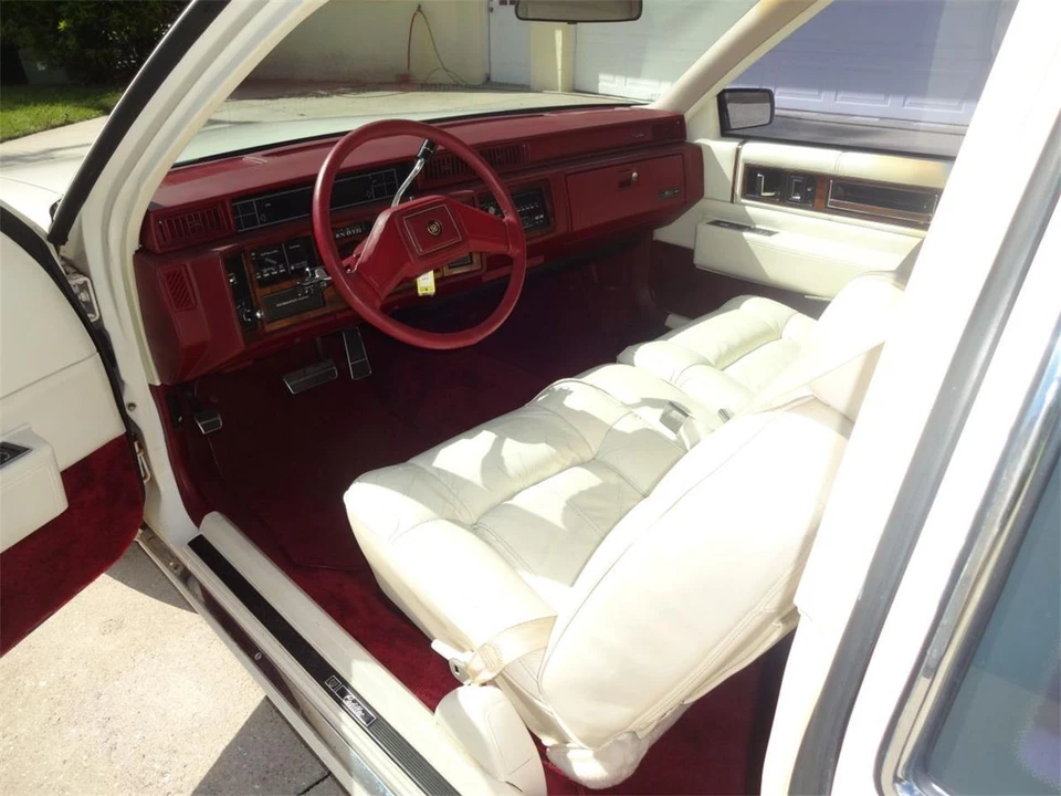 1989 Cadillac DeVille 6th Gen - Image 25 of 31