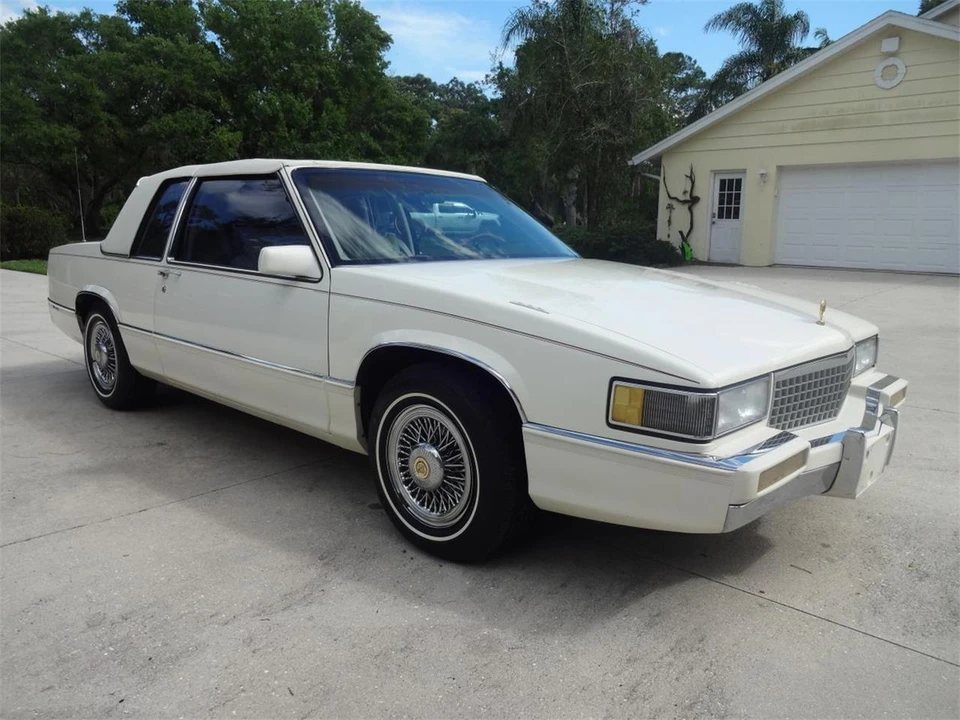 1989 Cadillac DeVille 6th Gen - Image 2 of 31