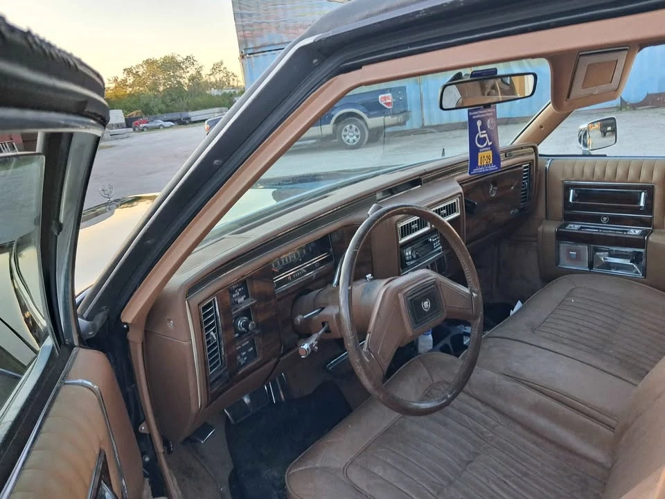 1989 Cadillac Brougham - Image 5 of 6