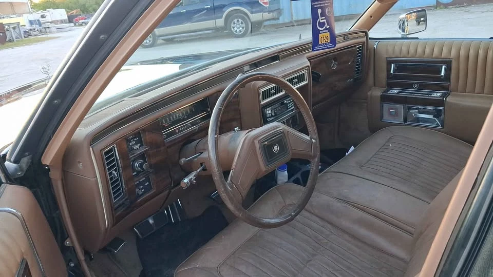 1989 Cadillac Brougham - Image 4 of 6