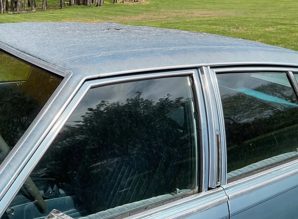 1989 Cadillac Brougham - Image 2 of 8