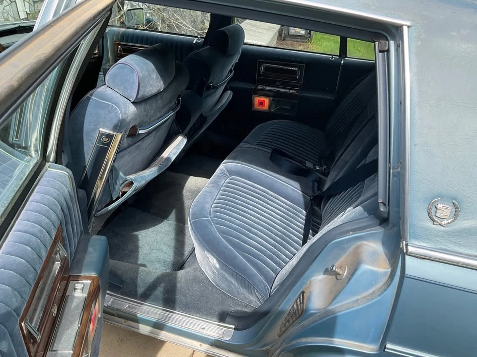 1989 Cadillac Brougham - Image 4 of 8
